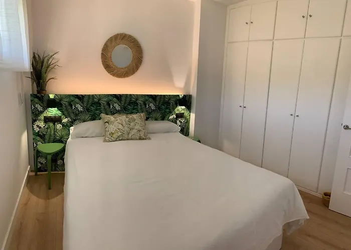 Sunset Surf Sensations * Ларинио